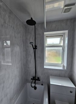shower bath toilet bathroom installed by Northern Plumbing & Heating in Hull